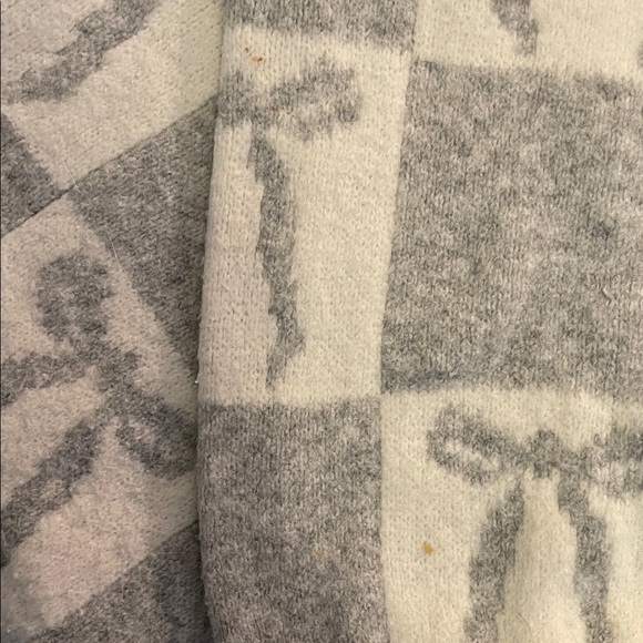 a new day Gray and Cream Bow Patterned Women's Sweater - Picture 2 of 5
